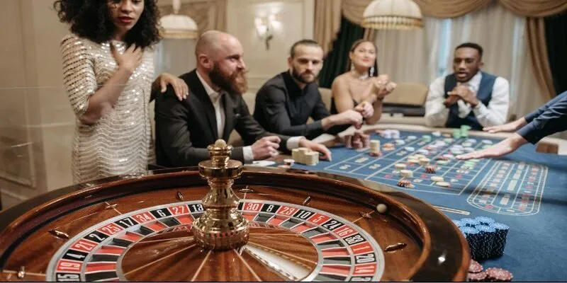 Đánh bài casino kiếm tiền RED88 năm 2025 rõ ràng